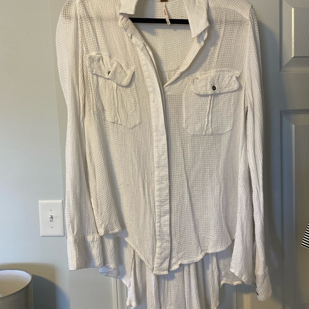 Free People button up blouse. Cream colored. Size M. Waffle-like fabric.